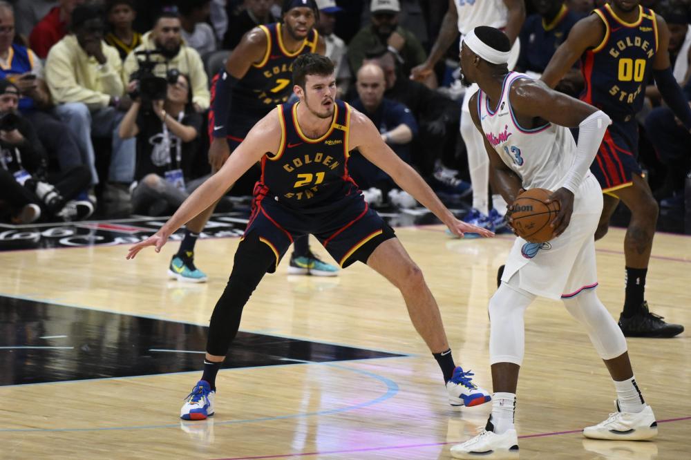 姆巴佩通过 姆巴佩通过